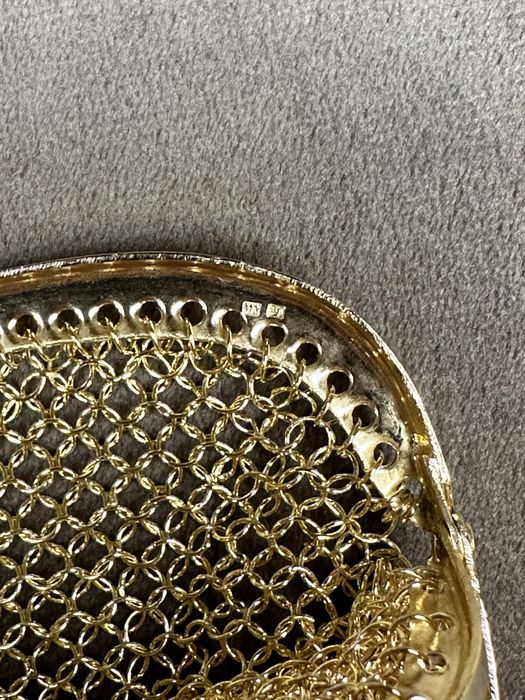 Porta moedas em prata dourada