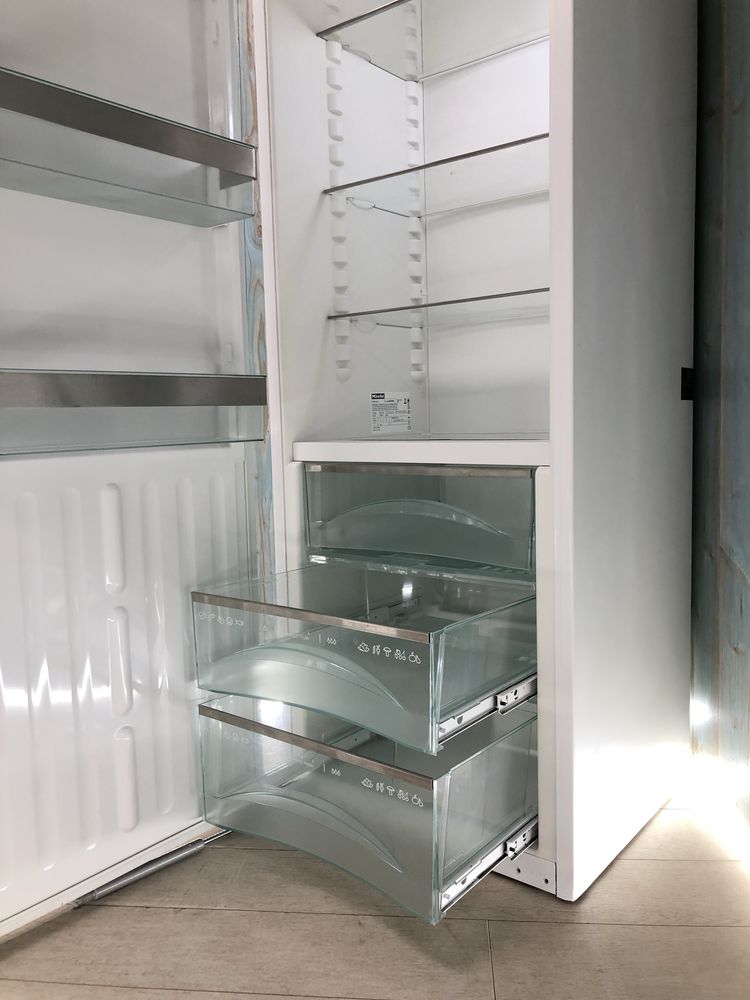 Холодильник Miele K 9757