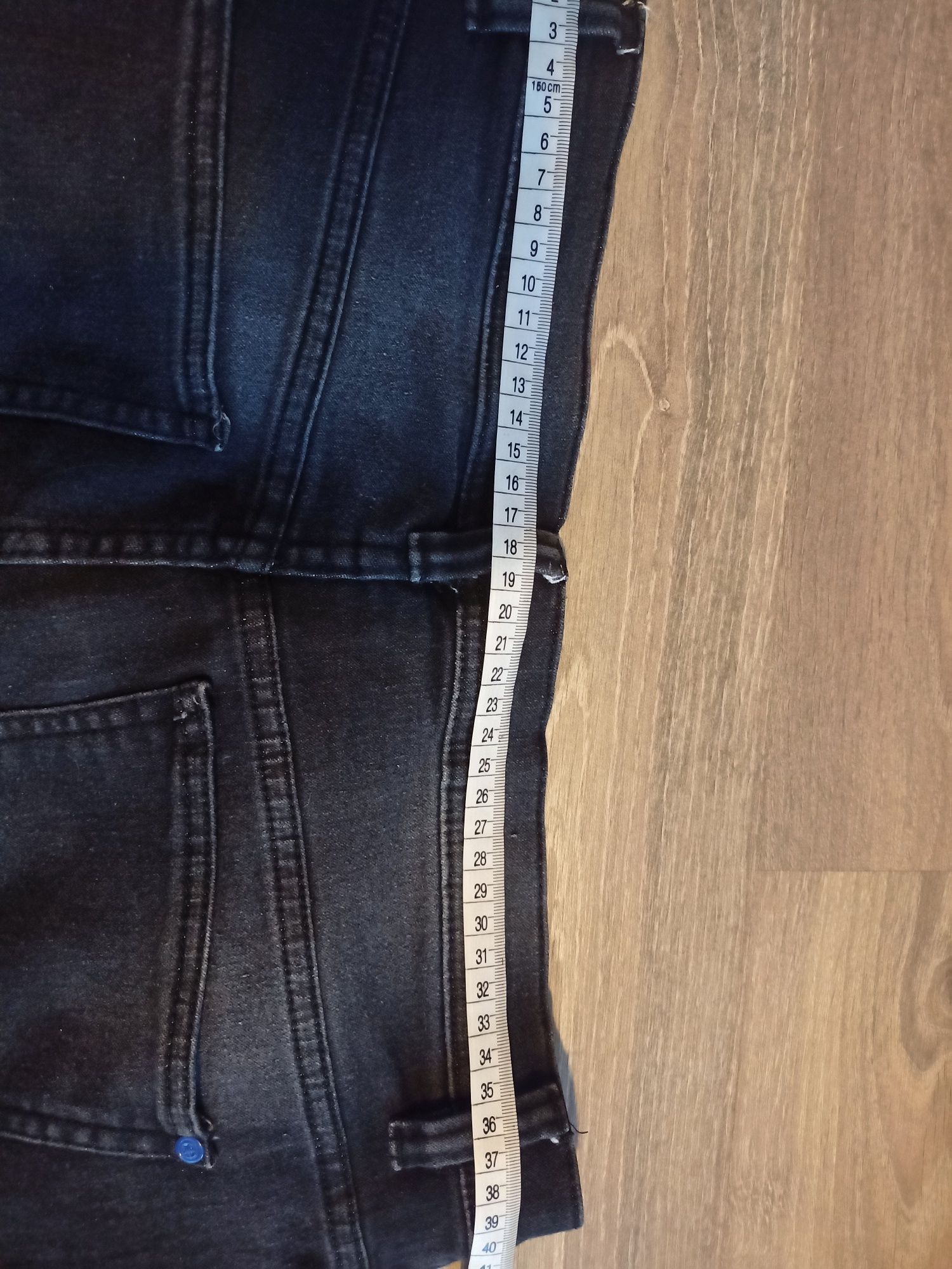 Spodnie dżinsowe skiny czarne z przetarciami