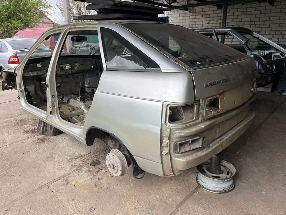 Продам кузов ваз 2112 .