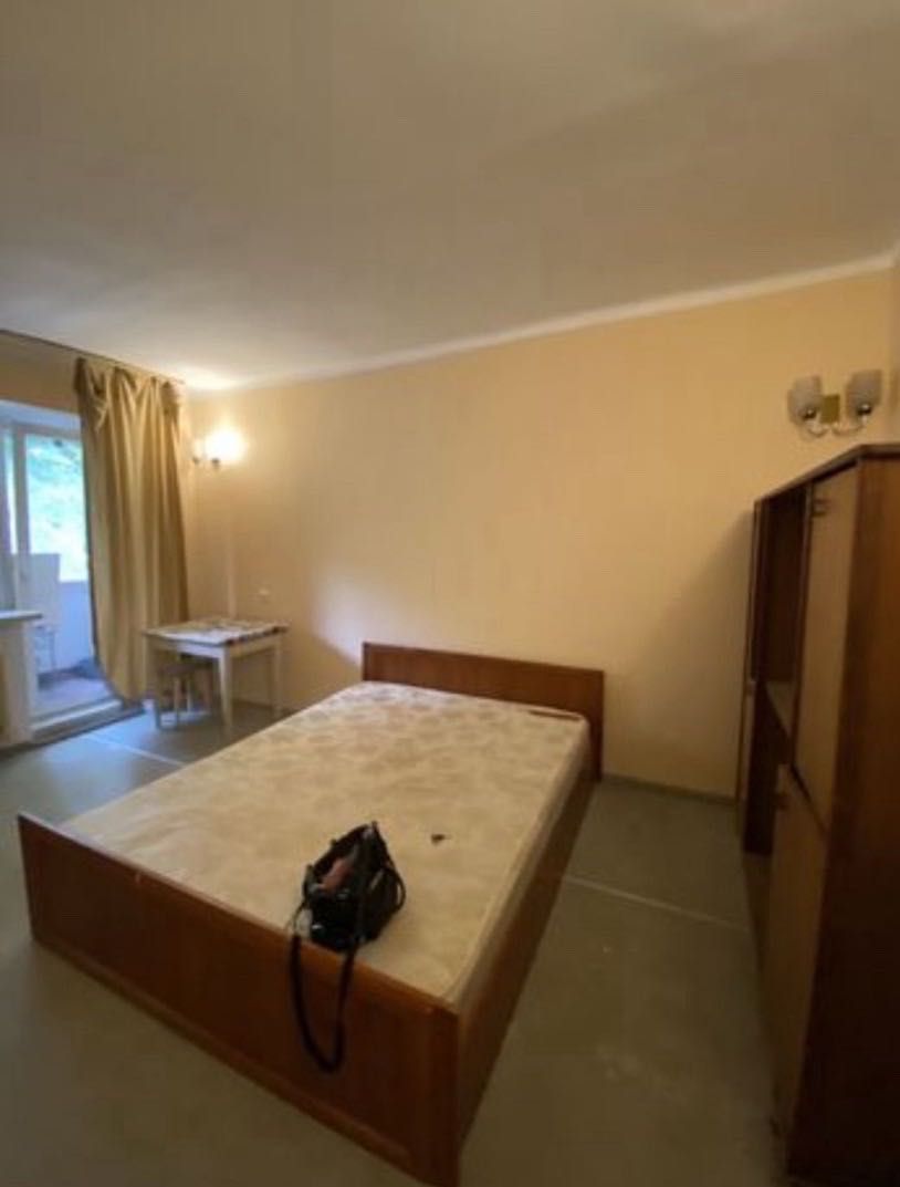 Продам 2  комнатную квартиру Парк Горького ( Марка Твена)