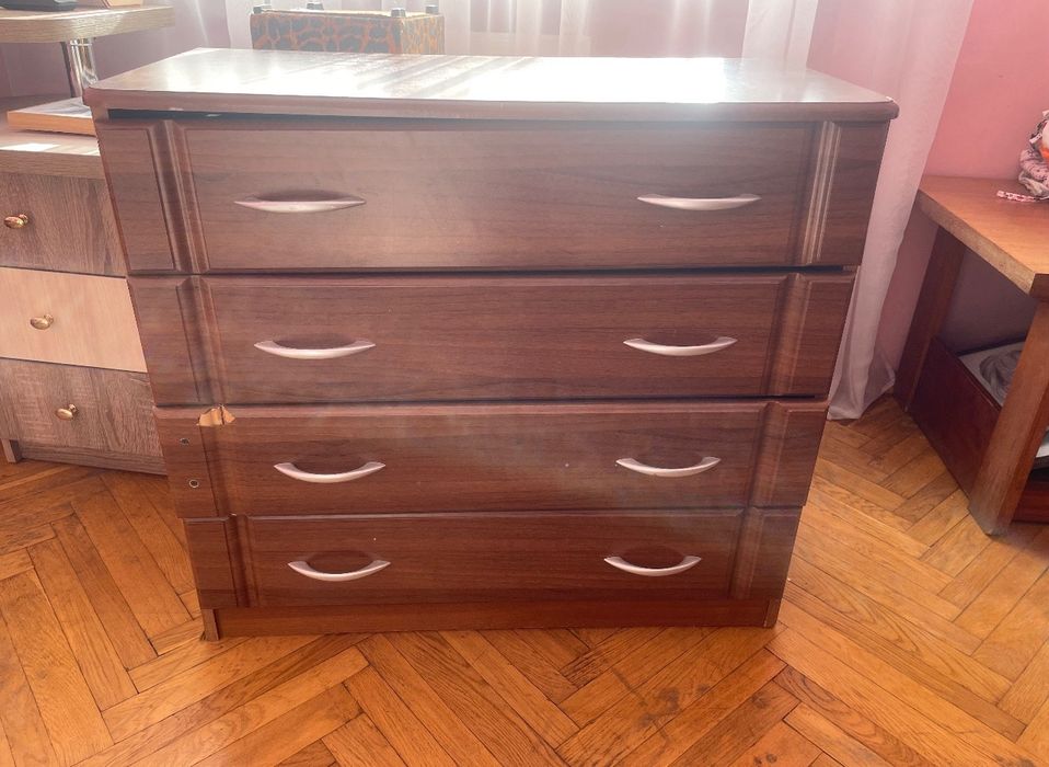 Меблі спальня тумба,дзеркало,комод