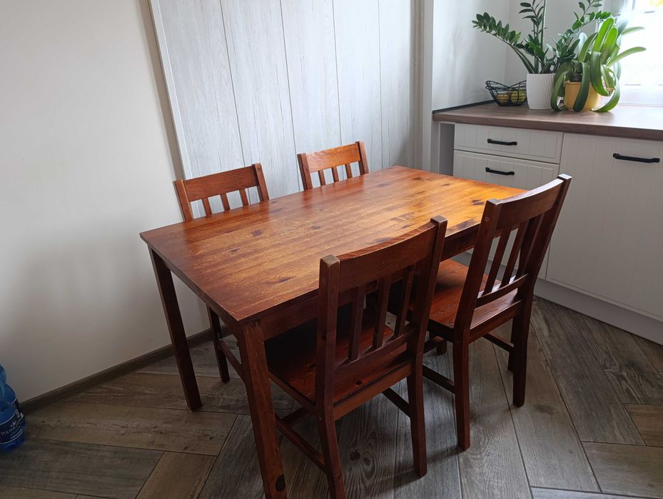 Stół + 3 krzesła (rezerwacja)