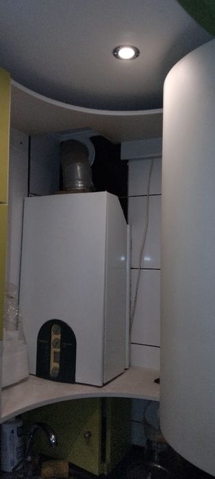 Продам угловой шкафчик