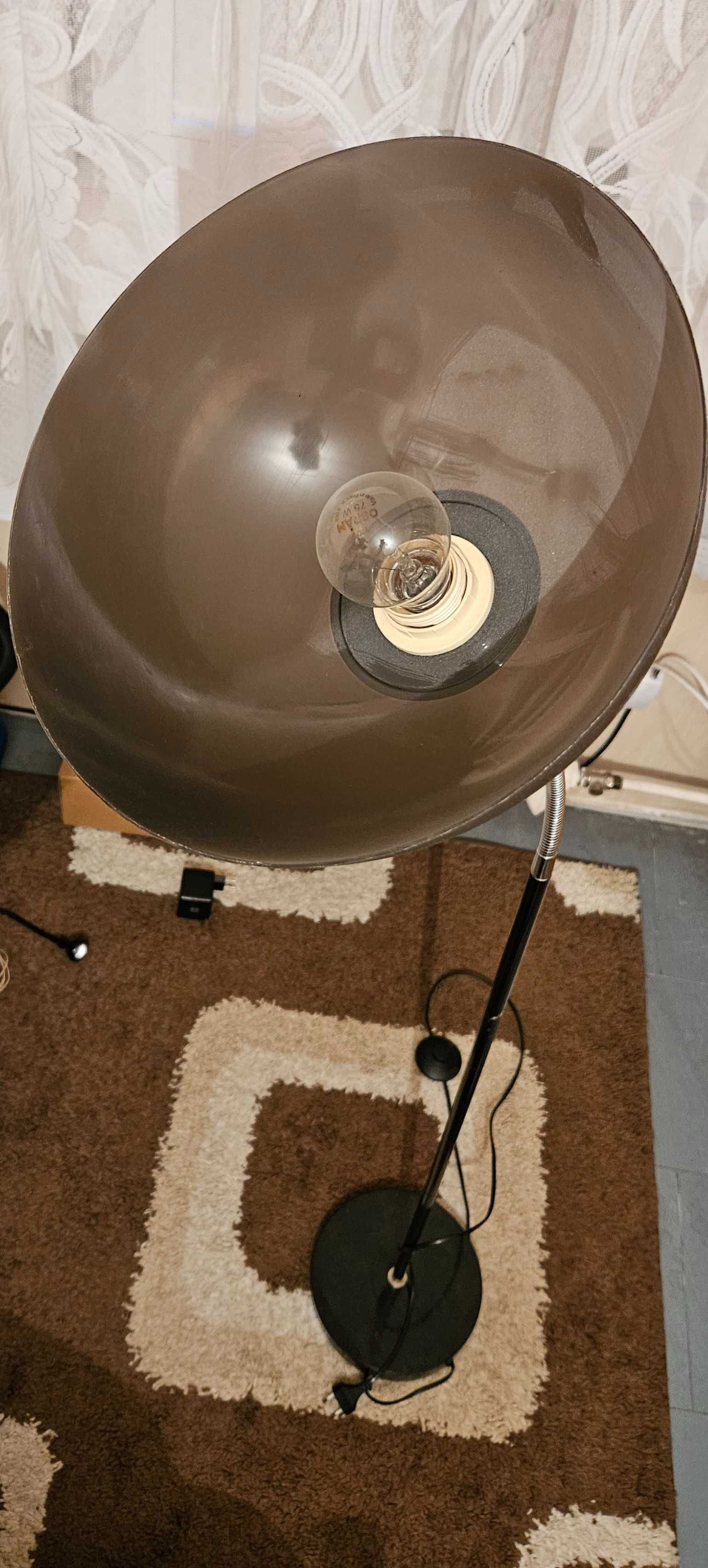 Stojąca lampa 150 cm.