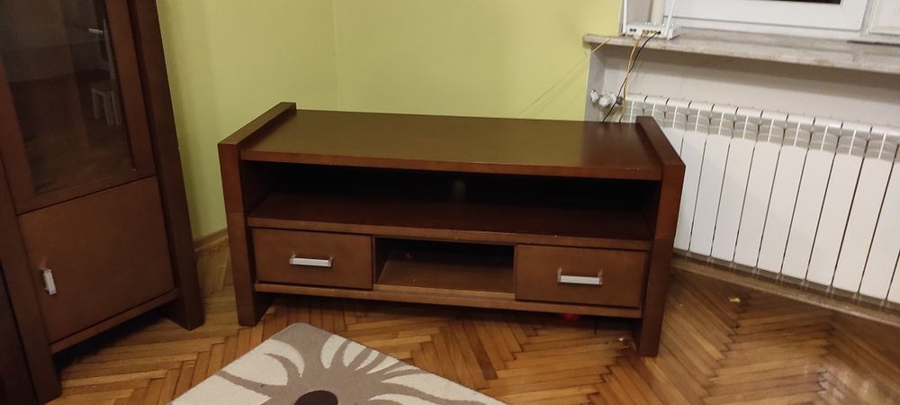 Meble do salonu drewniane z płytą z naturalnej okleiny . 8 elementów