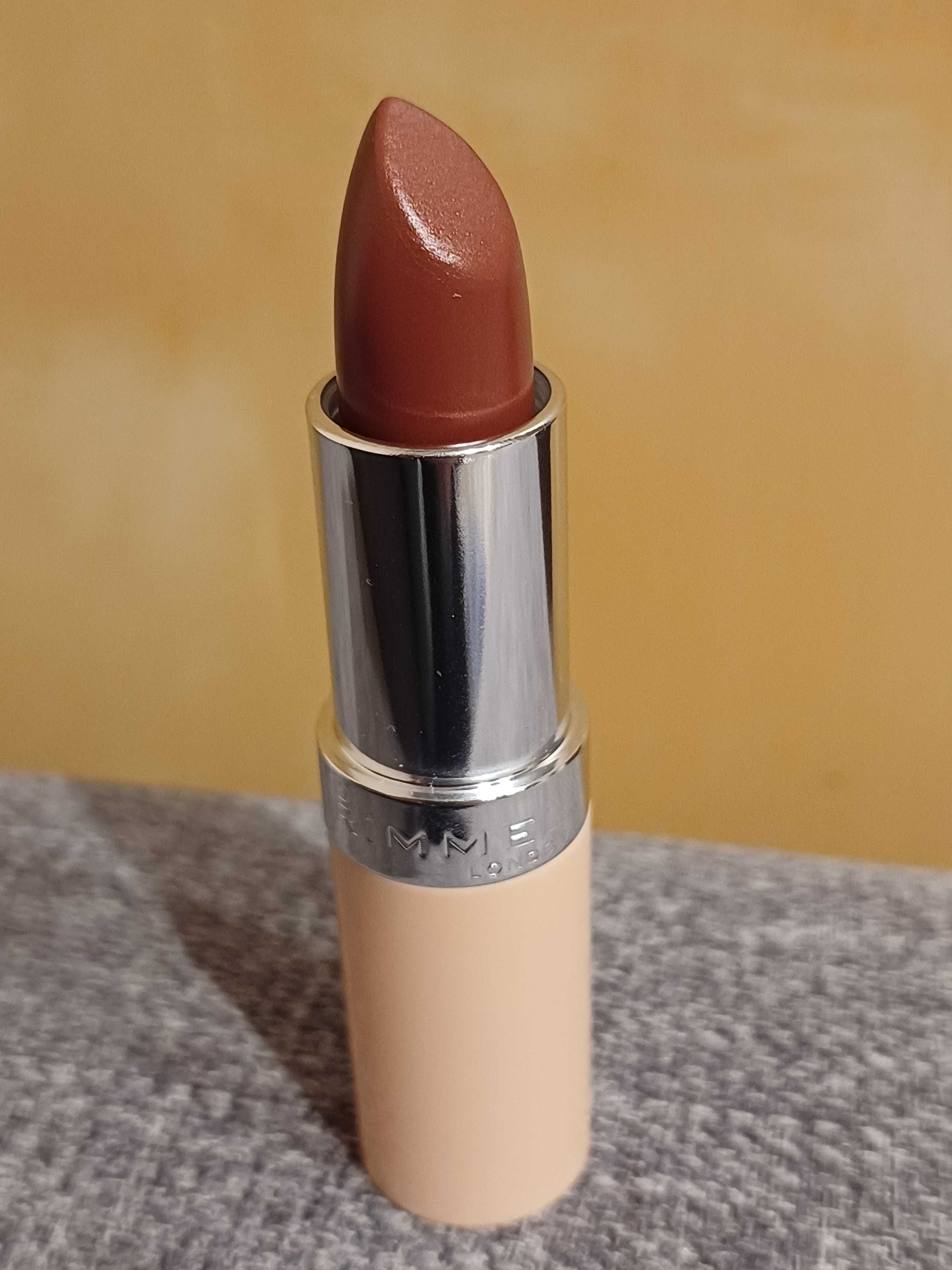 Pomadka Rimmel Lasting Finish