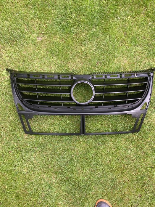 Решітка радіатора Touran 2007 р рестайлінгова