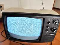 Televisão vintage anos 70 a funcionar