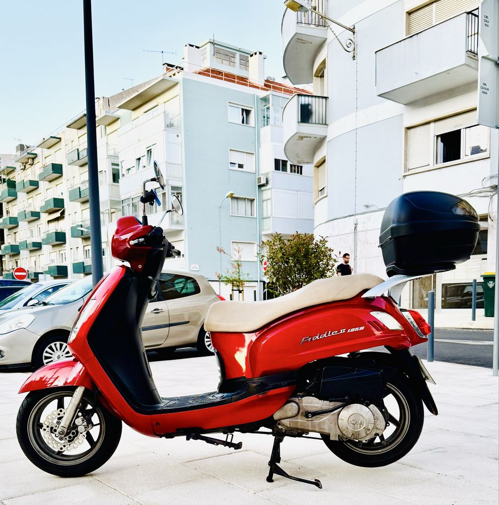 LINDA SCOOTER Sym FIDDLE 2 125S 2011 com 25mil kms apenas!