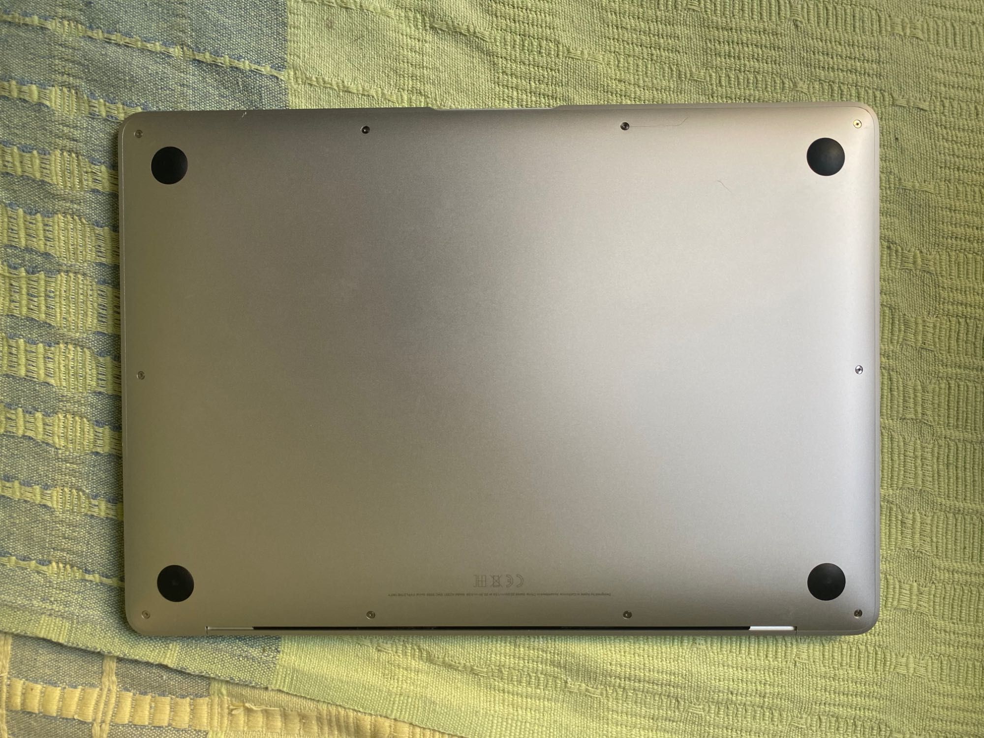 Macbook Air M1 13" [ECRÃ DANIFICADO]