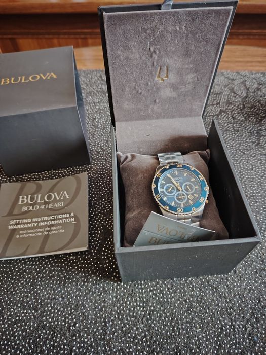 Часы наручные Bulova.