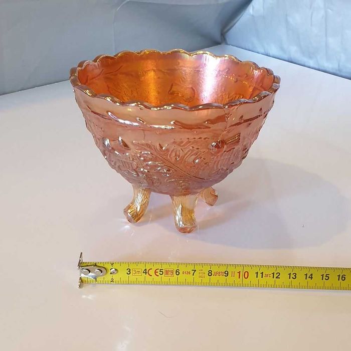SZKŁO irydyzowane PUCHAR 14cm SALATERKA 4 nóżki motyw liści wypukły