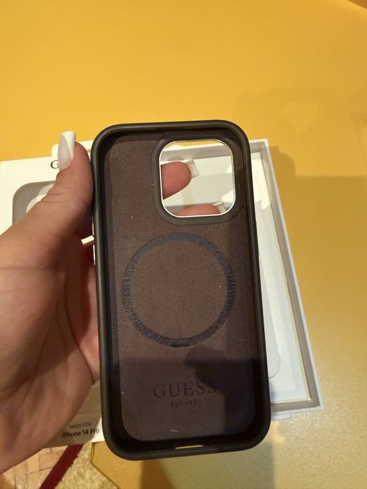 Чехол Guess на iPhone 14 Pro оригинал!