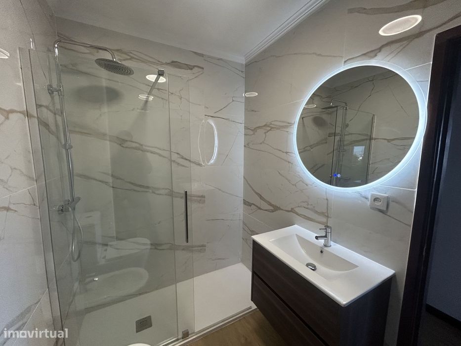 T2 Duplex renovado 142 m², varanda e sotão, Vila Nova de Gaia