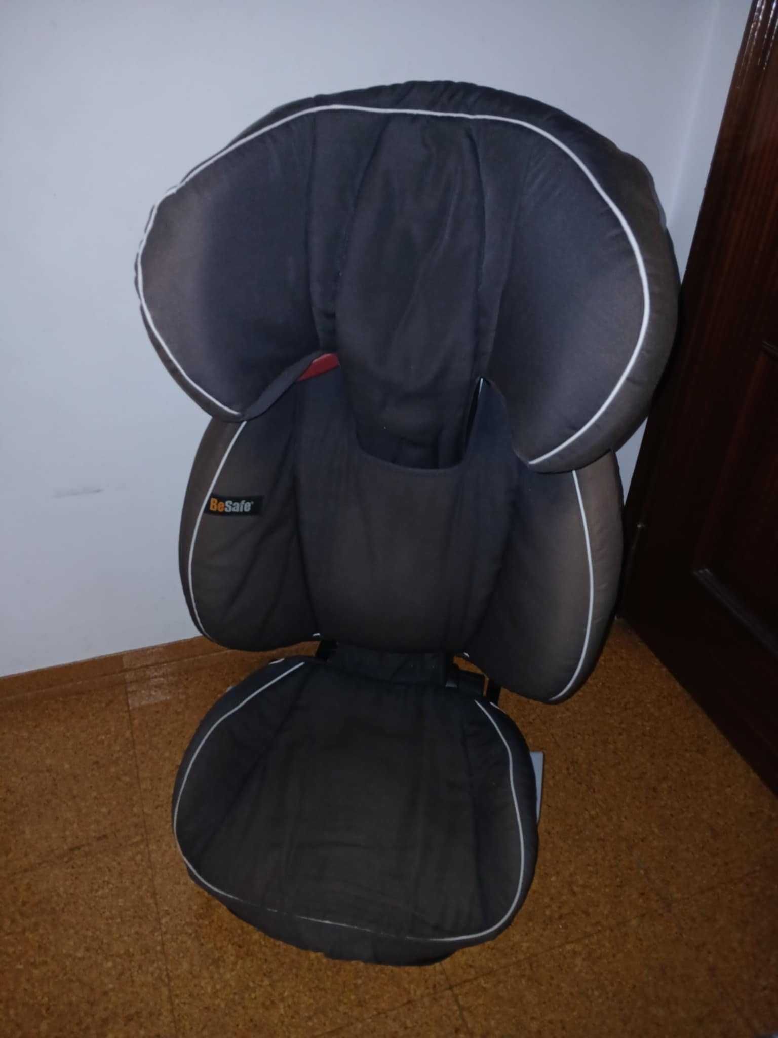 Cadeira auto Be Safe IZI Up X3, dos 4 anos até aos 12 anos, com isofix
