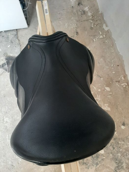 Siodło ujeżdżeniowe Jorge Canaves 17"