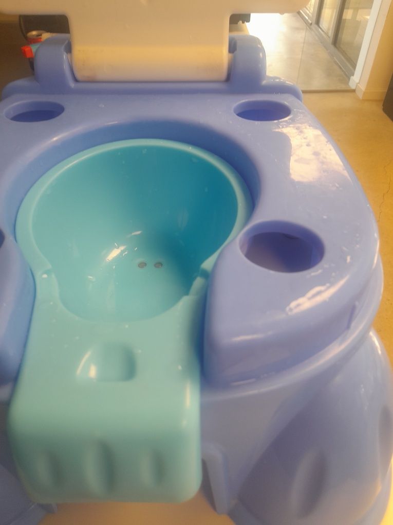 Bacio com tampa da fisher price