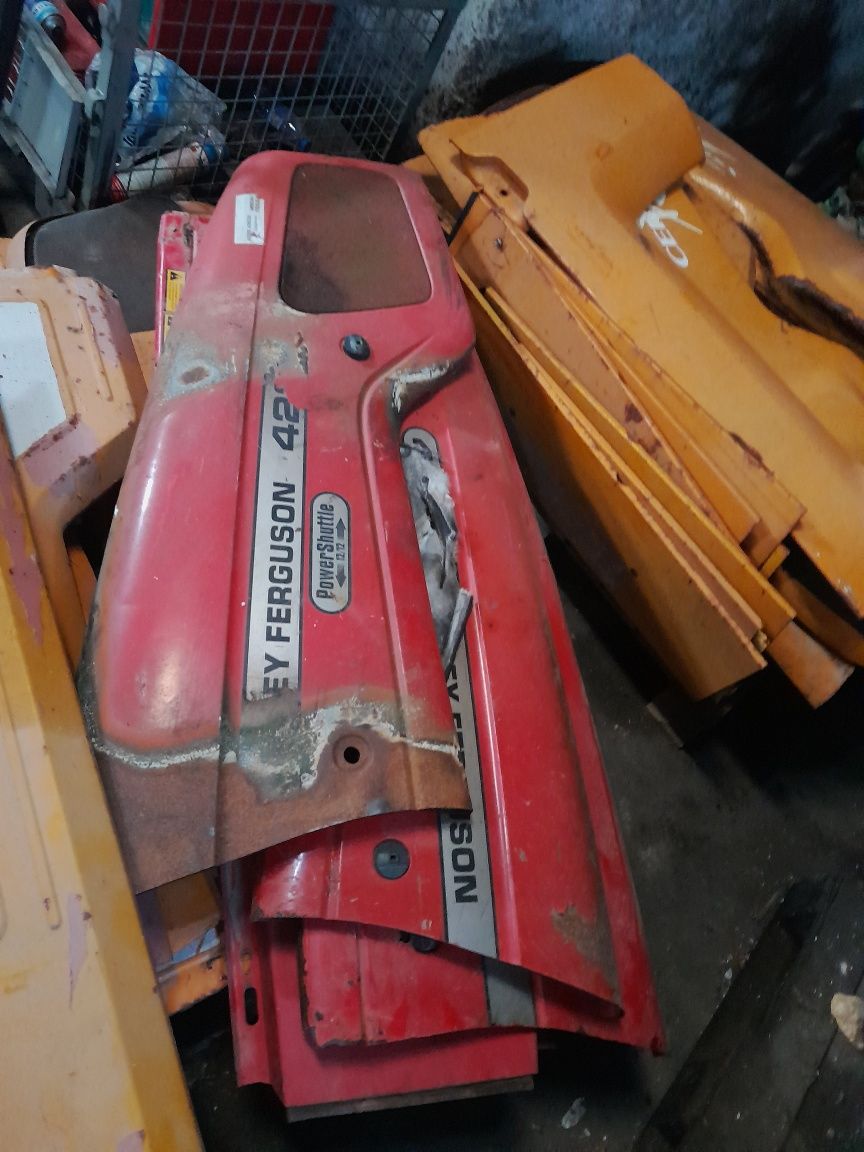 Maska,osłona Massey Ferguson 4245,6255