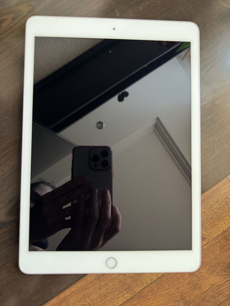 Ipad 8 2020 рік, 32 gb з коробкою