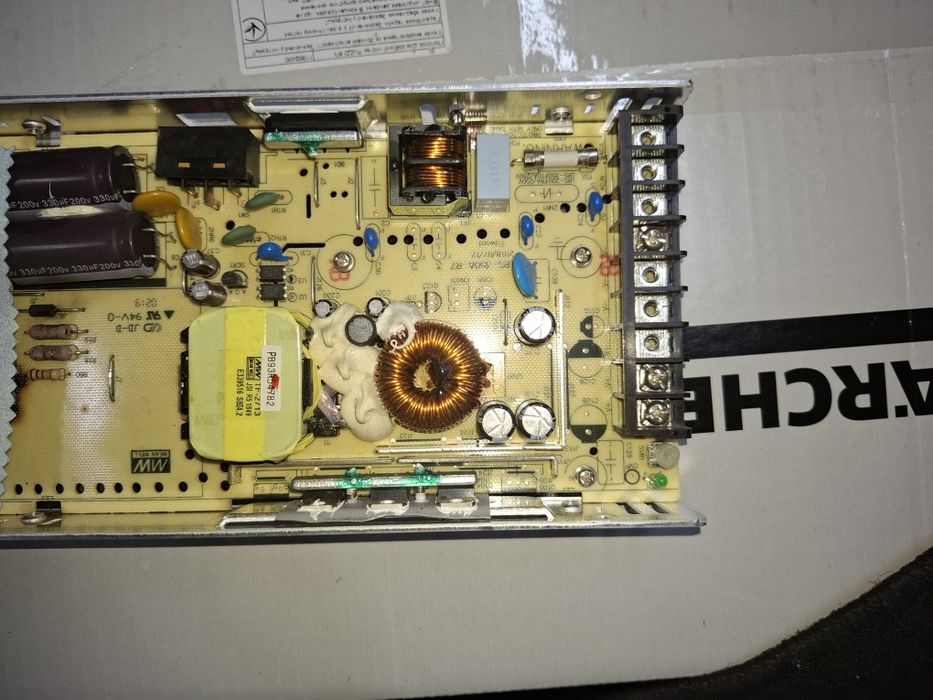 Блок питания живлення перетворювач з 220 на 12