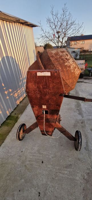 Betoniarka 250l zasilania 230V