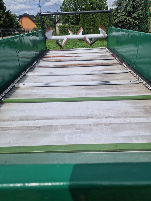 Rozrzutnik obornika czarna białostocka dwu osiowy