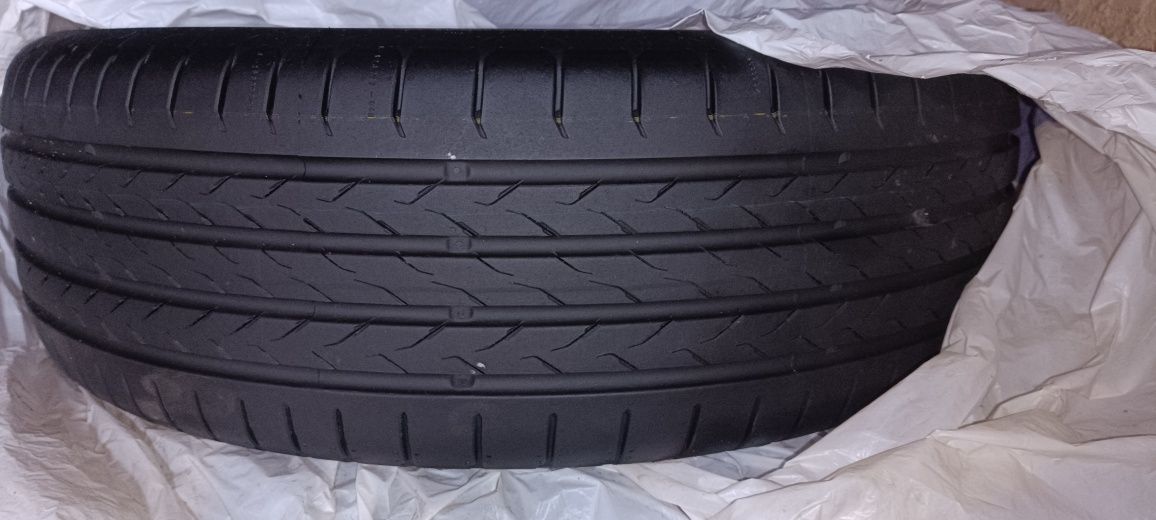 Резина Шини 215 60 r17 літо  Continental