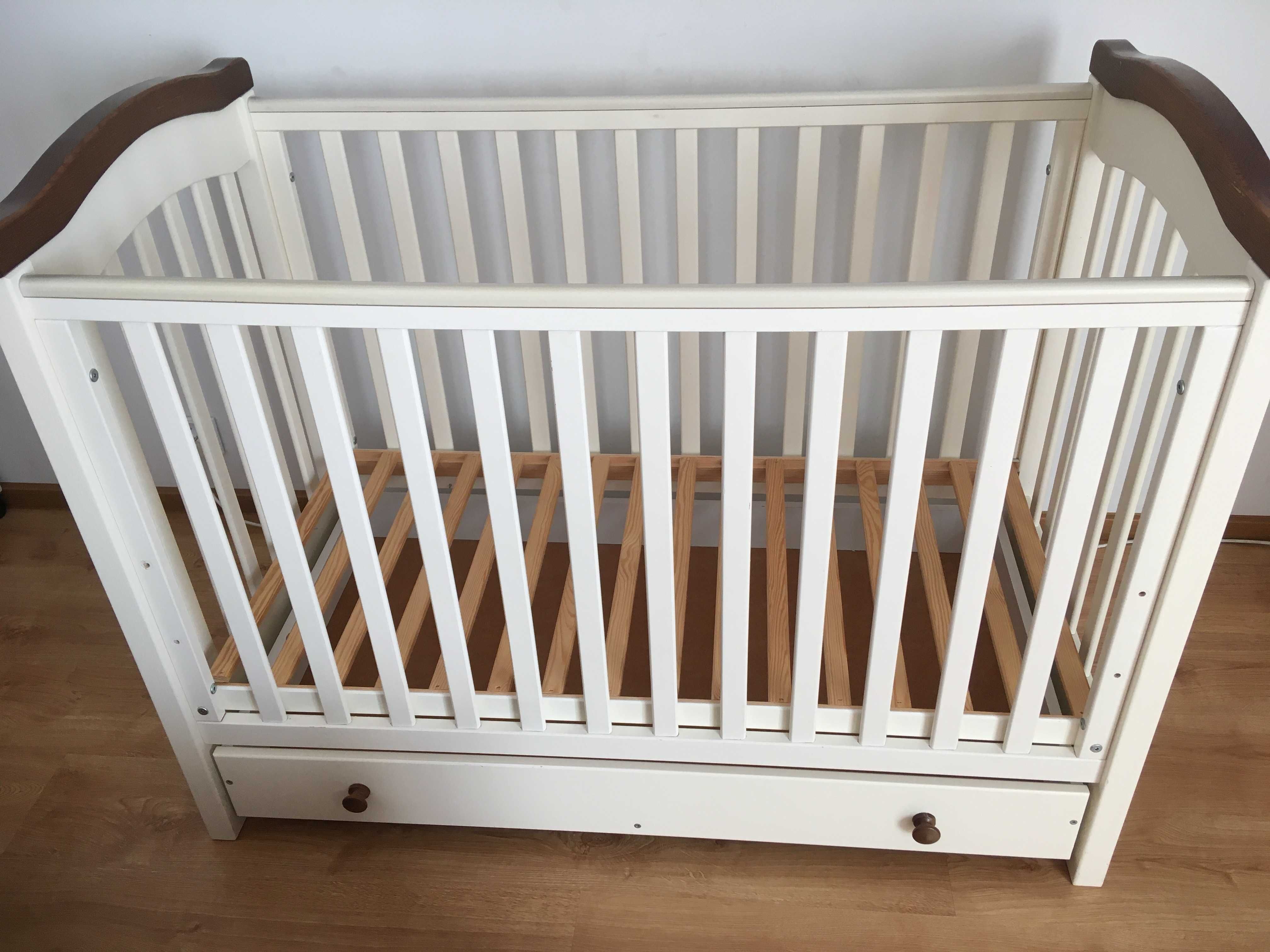 Łóżeczko Rafał firmy Klupś. 2 sztuki.