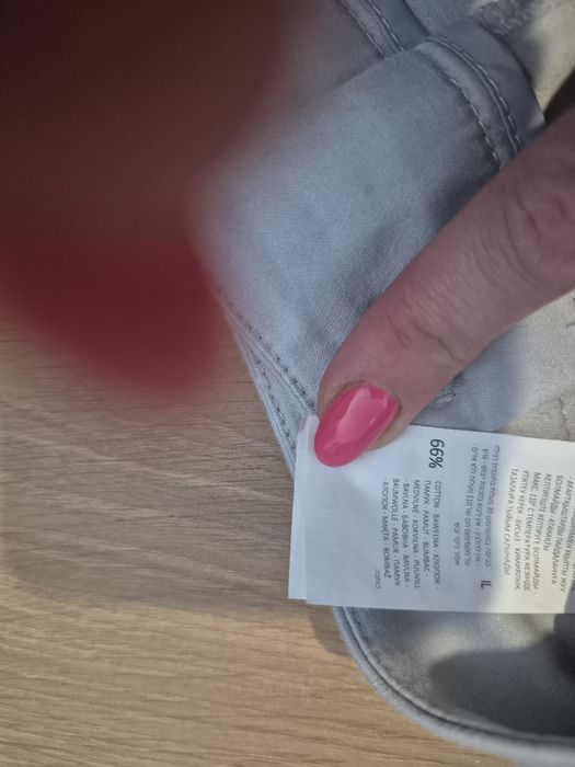 Jasnoszare krótkie spodenki Reserved 38 nowe