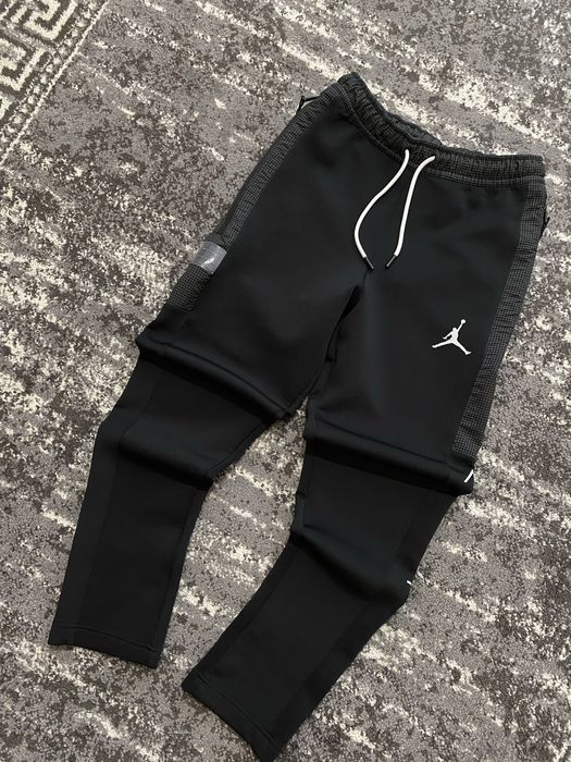 Штани Air Jordan M розмір чорного кольору