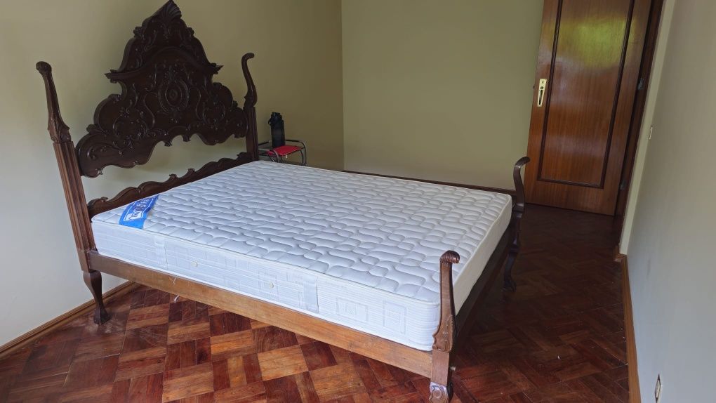 Cama + Colchão estilo século XVIII