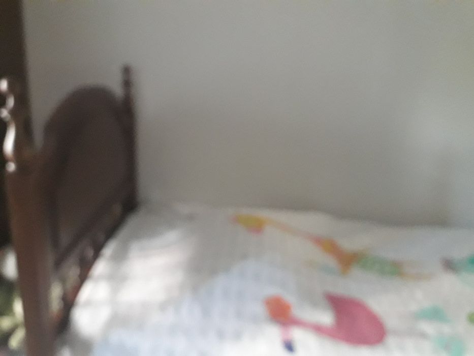 Cama de solteiro madeira de castanho maciço