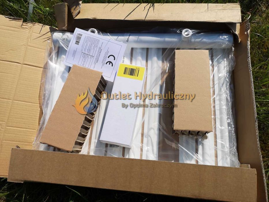 Grzejnik łazienkowy 48x40 Zehnder Novus 300V-R-02 drabinka EKSKLUZYWNY