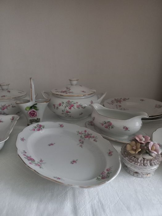 Продається вінтажний столовий порцеляновий сервіз. Німеччина.