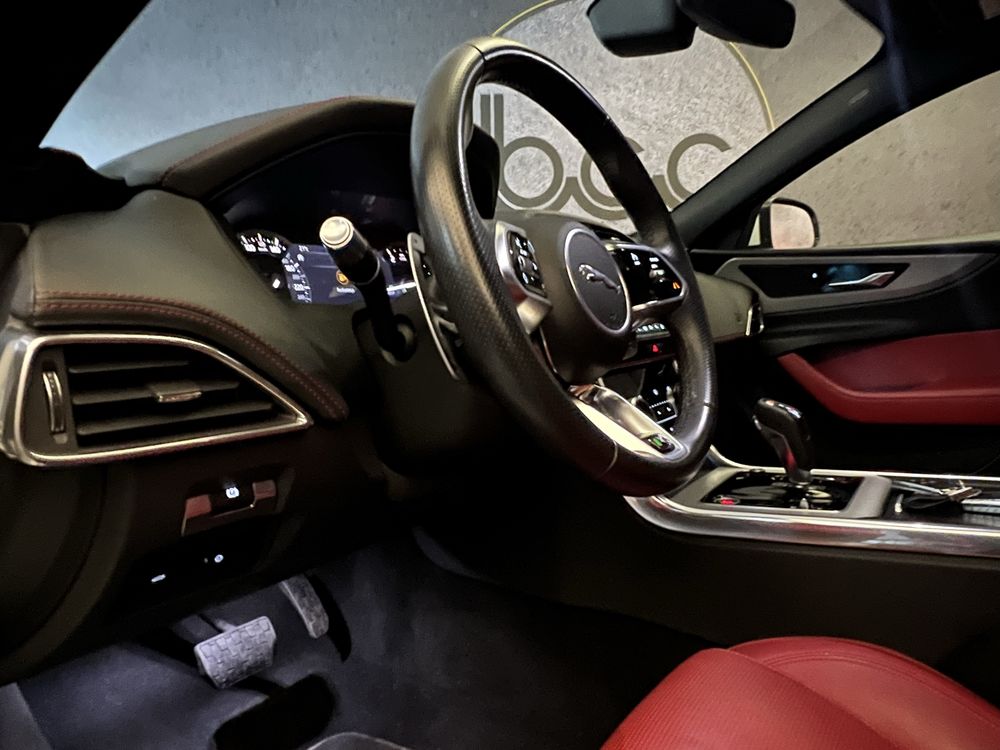 Jaguar XE 2.0 D R-Dynamic S
