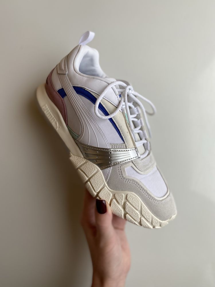 Оригінальні жіночі кросівки Puma Kyron Awakening, 38 розмір