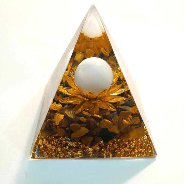 Pirâmides de Organita em pedra verdadeira.