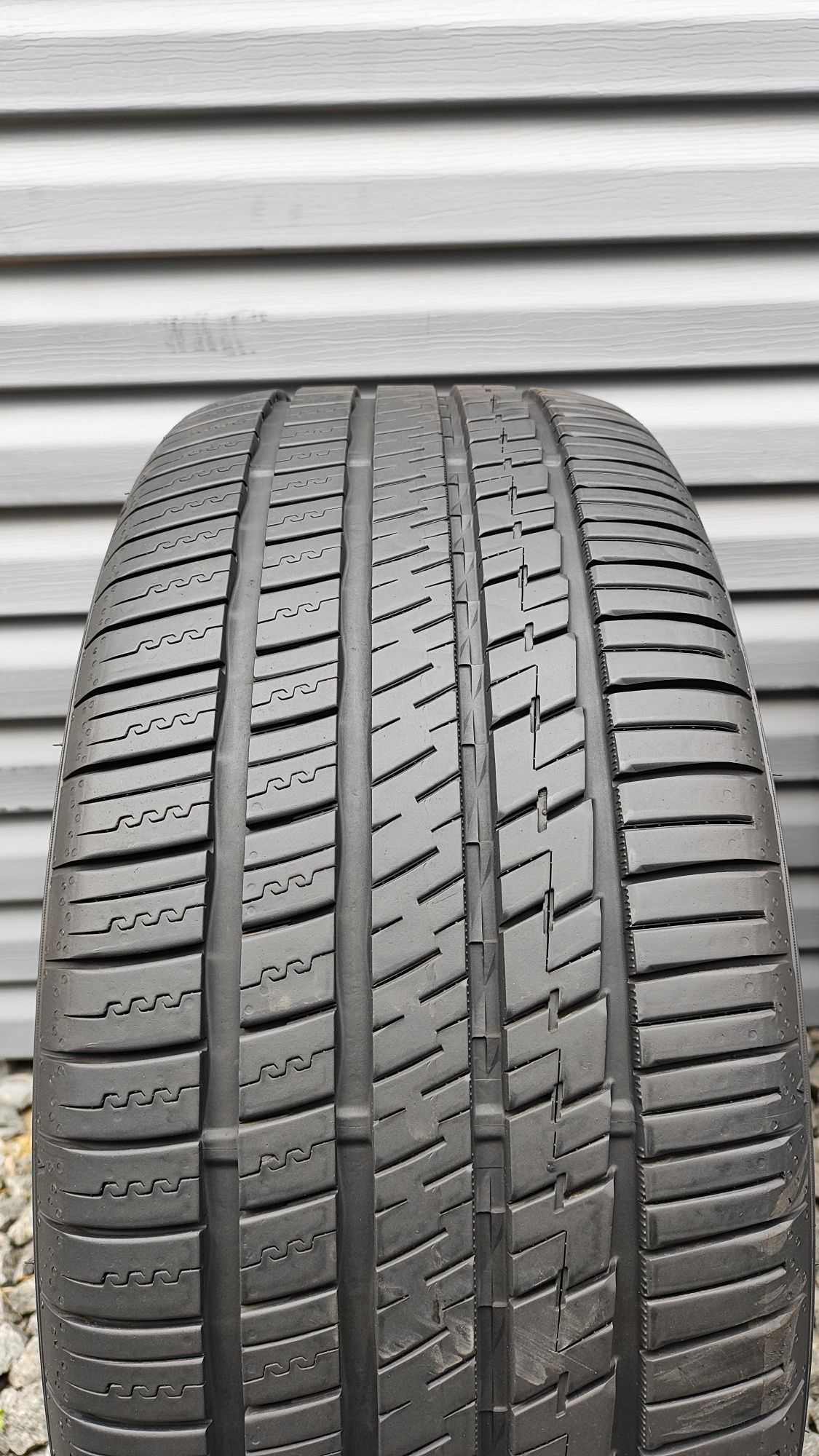 Шини Falken літні 275/45 R20