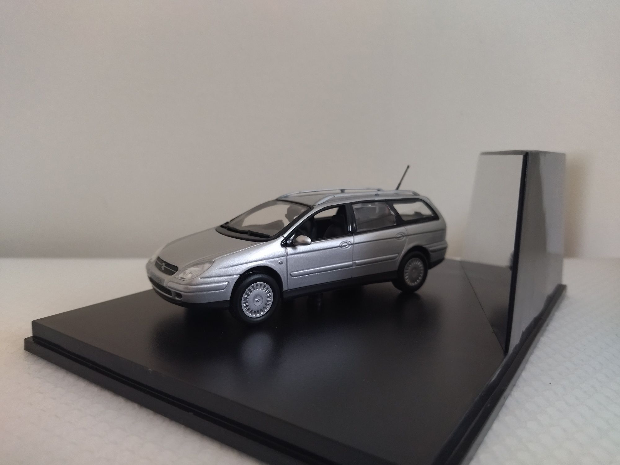 Miniatura Citroen C5 Break 1/43 Nova