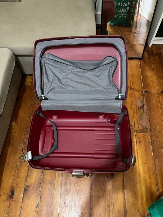 Mala Samsonite porão