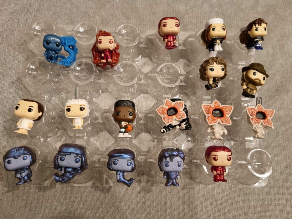 Figurki kinder joy stranger things