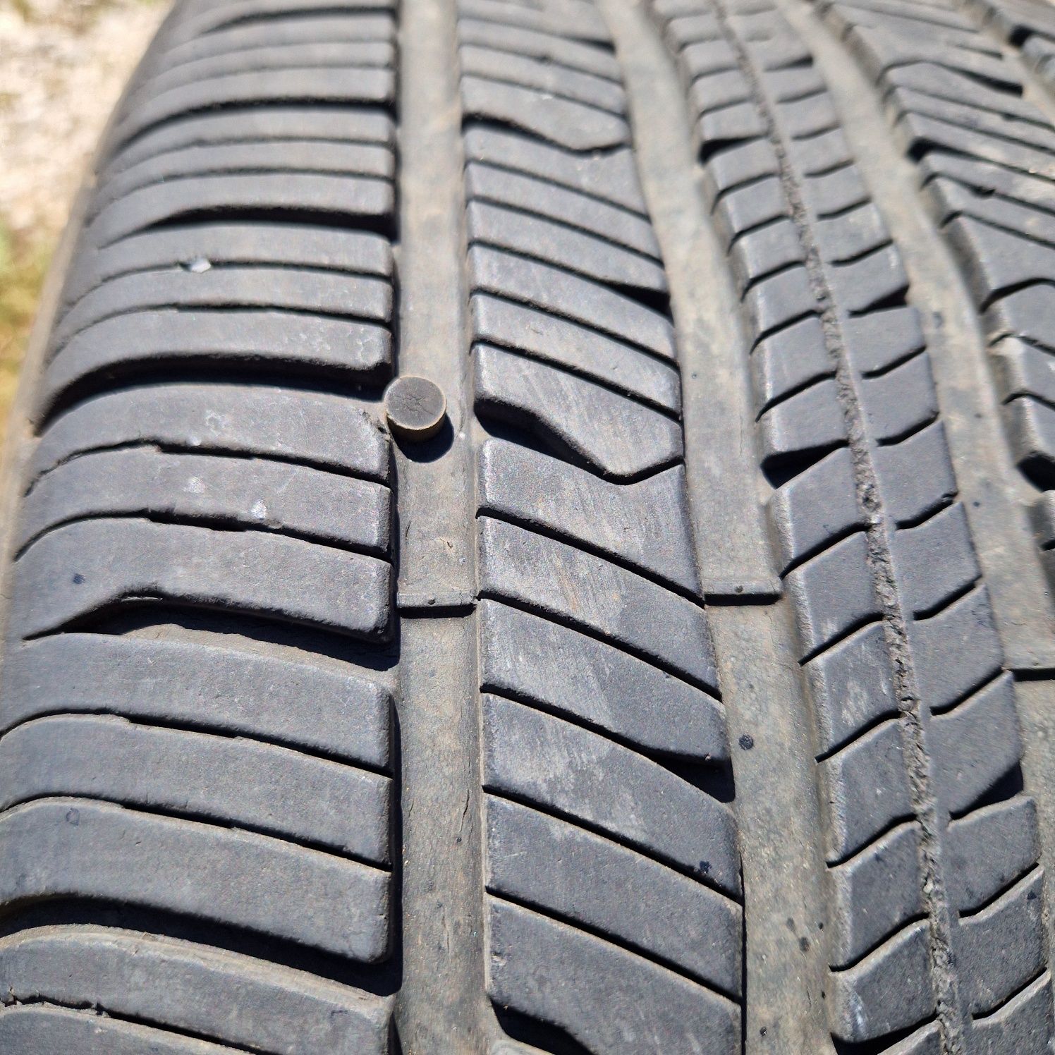 Opony wielosezonowe BFgoodrich USA 235/40/19  2021r