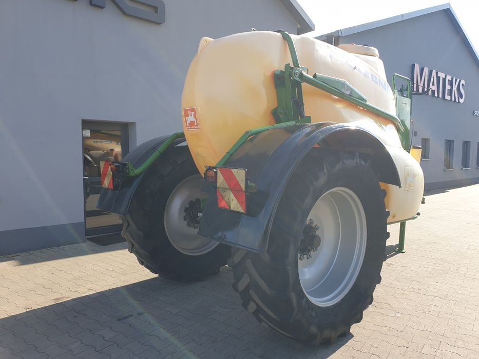 Zbiornik opryskiwacz opryskiwacza beczka Amazone UX 5600 l