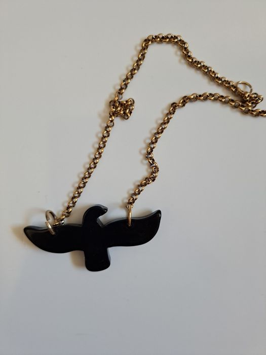Fio dourado e preto