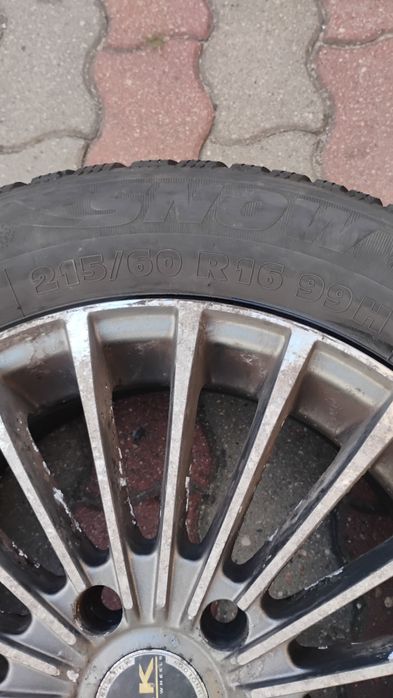 Alufelgi z oponami zimowymi 16" 5X114,3  215/60/16" cena za komplet.