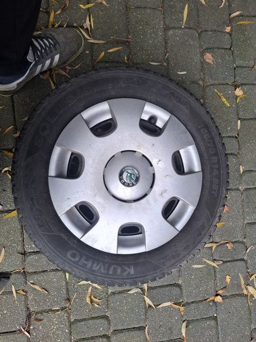 Komplet 4 szt opony całoroczne Kumho 165/70 R14 85T  stan bardzo dobry