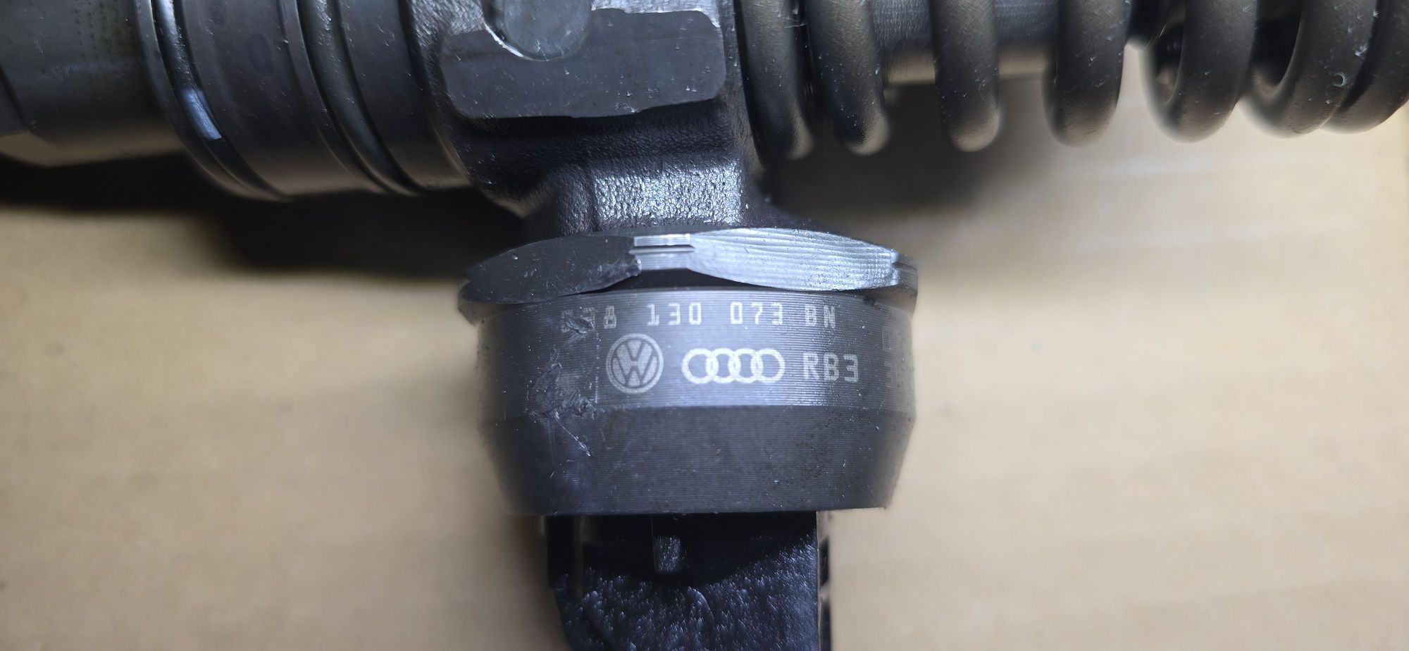 Pompowtryski  VW Golf 1.9TDI  03813  0073 BN   04147  20313