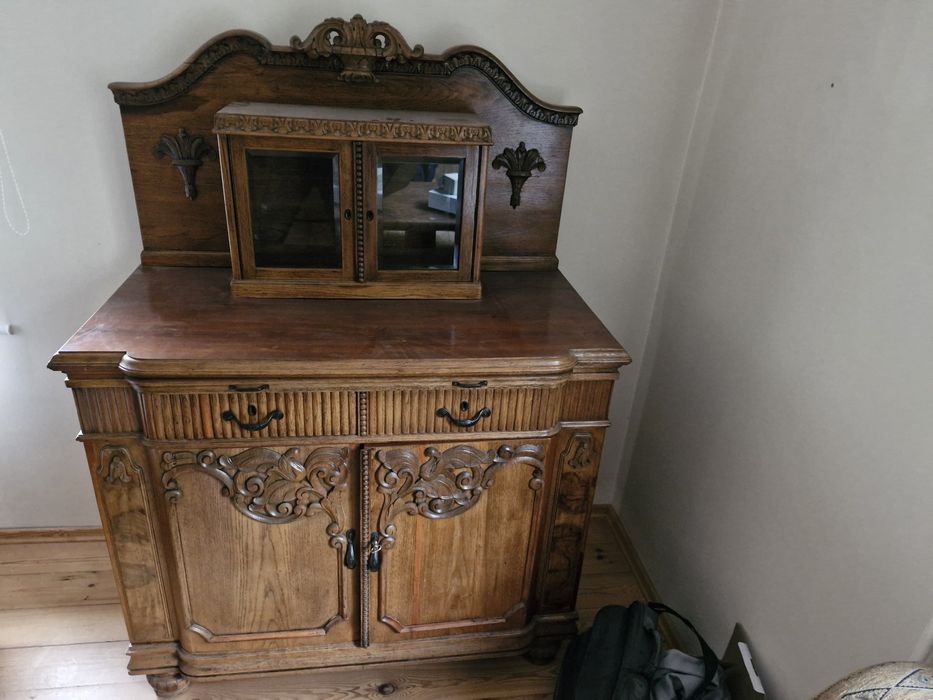 Kredens secesyjny antyk