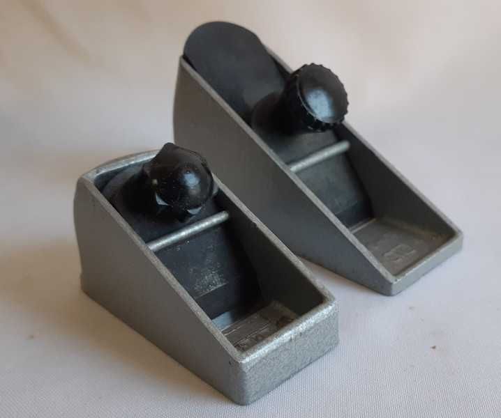 Комплект металлических рубанков по дереву